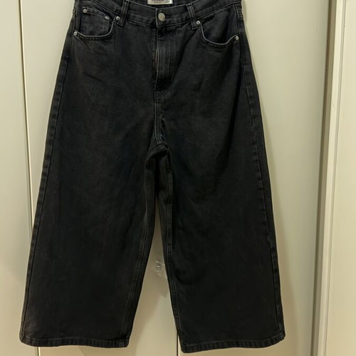 Pull & Bear Jean 3/4 like new, size L