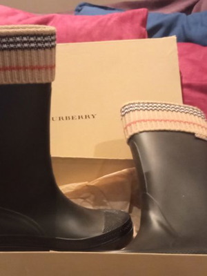 Γαλότσες Burberry καινούργιες, μέγεθος 39