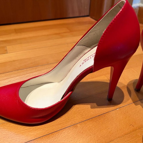 Wall Street red women's pumps new size 37