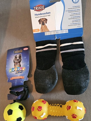 Dog anti-slip socks and toys new