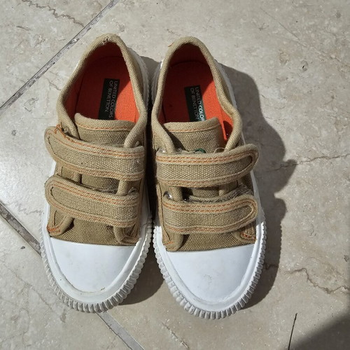 Benetton canvas kids shoes size 28, beige