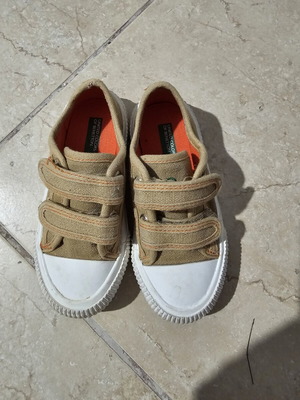 Benetton canvas kids shoes size 28, beige