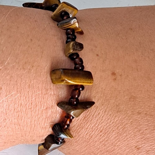 Bracelet with brown glass beads and tiger's eye