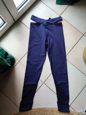 Women's sports set new, blue leggings M and S-M bustier with mesh