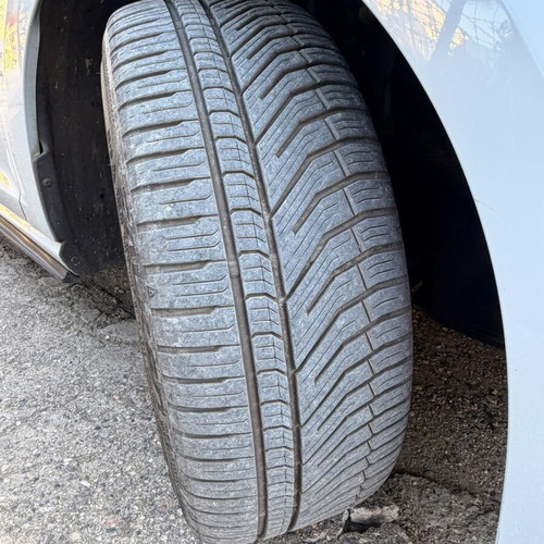 Genuine VW 18’ rims with tires 225/40 R18 used