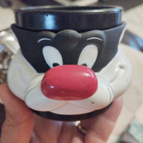 Looney Tunes collectible mugs Taz and Sylvester