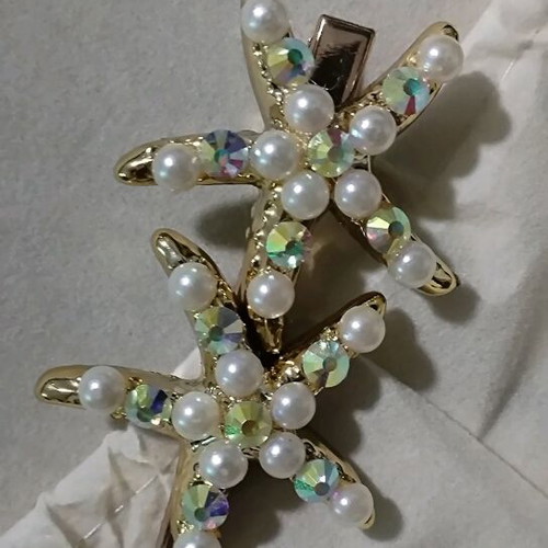 Hair clip like new, gold with pearls and stones