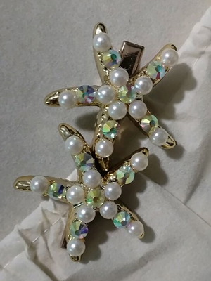 Hair clip like new, gold with pearls and stones