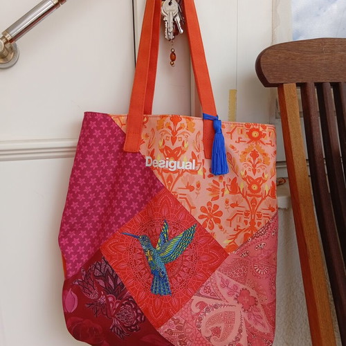 Desigual fabric shoulder bag like new, colorful design