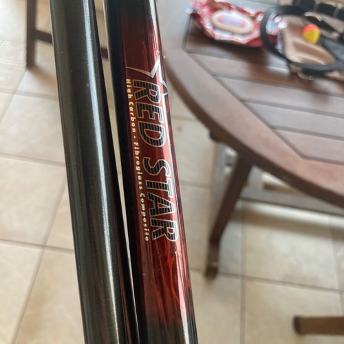 Robinson three-piece fishing rod new, model red star high carbon fibreglass composite
