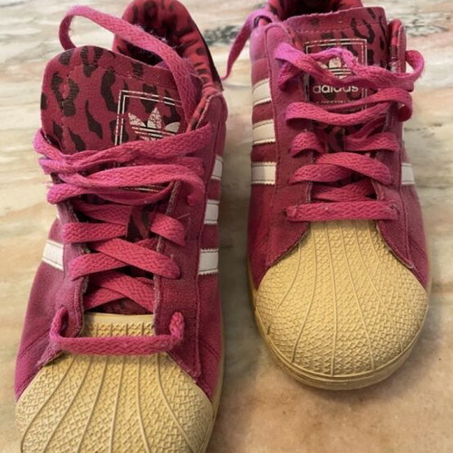 Adidas Superstar Fuchsia Suede athletic shoes size 37.5 used