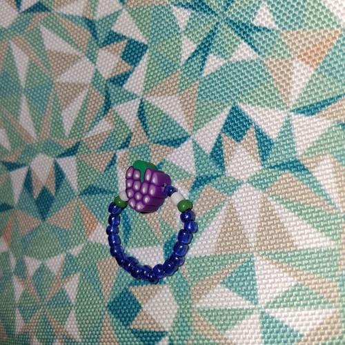 Elastic ring with beads and blackberry design