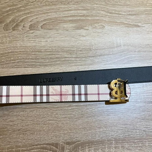 Burberry belt new, beige