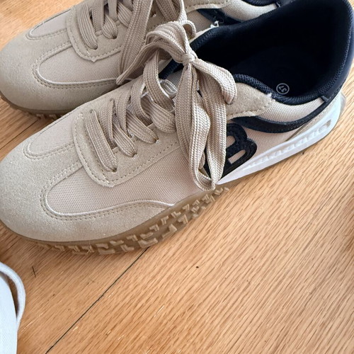 Laura Biagiotti Athletic Shoes like new, size 37, black and beige