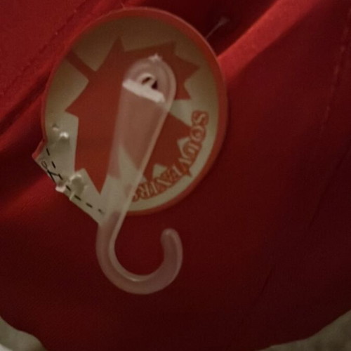 Hat souvenir from Canada like new, red