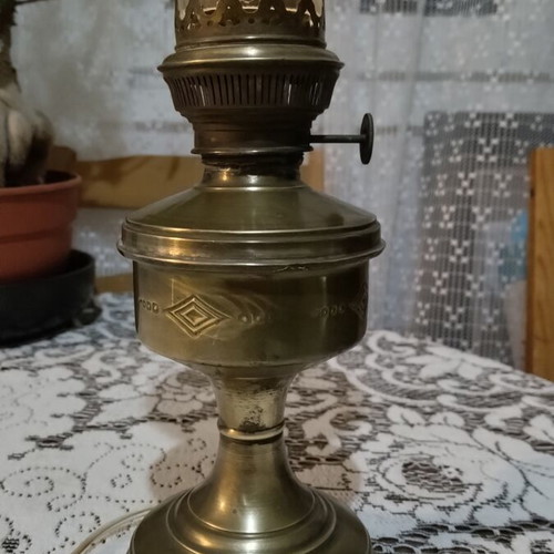 Table lamp oil type electric, like new, height 42 cm