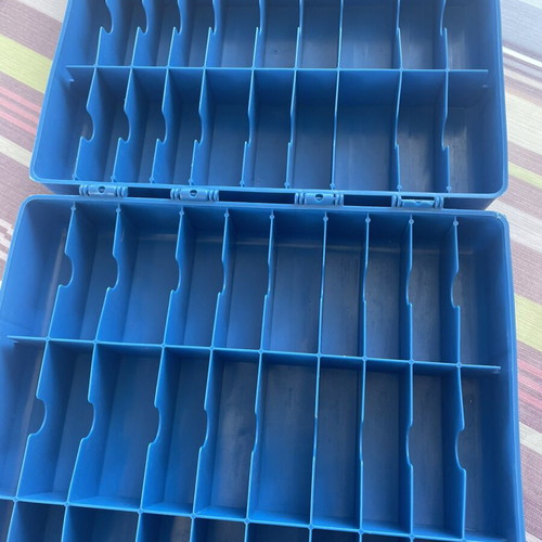 Hot Wheels plastic case for 60 cars, used, one clip broken