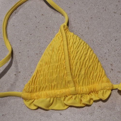 Decoro bright yellow smocked crinkle bikini set new, size S/M