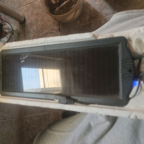 Solar charger and battery maintainer 12V new