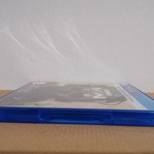 Call of Duty Modern Warfare 2 Cross-Gen edition empty case used for PS4