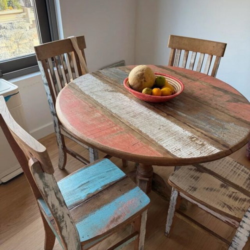 Mavriki and Co Dining Set like new, solid wood, table with 4 chairs