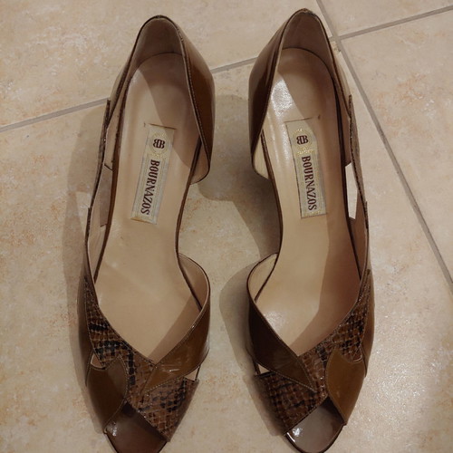 Vintage Bournazos leather pumps like new, size 37