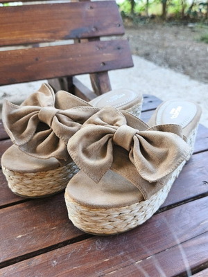 Migato suede platform sandals like new, beige size 39