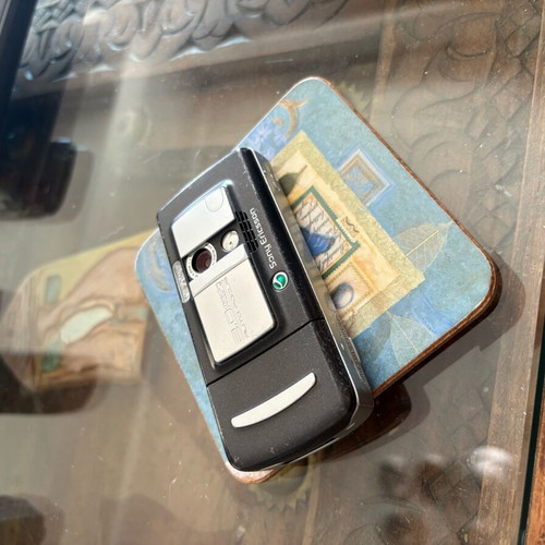 Sony Ericsson QuickShare phone like new, fully functional