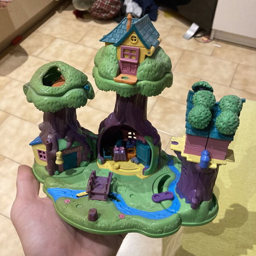 Polly Pocket Disney Winnie the Pooh 100 Acre Wood playset
