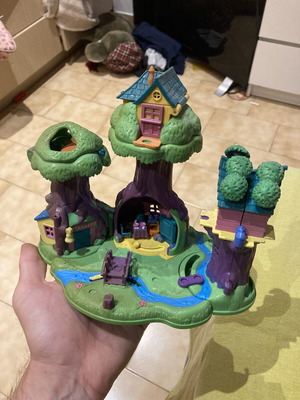 Polly Pocket Disney Winnie the Pooh 100 Acre Wood playset