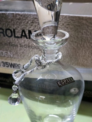 Set of 3 crystal decorations, 1 crystal ashtray and 1 glass decoration