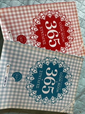 Two cook books like new with 365 recipes