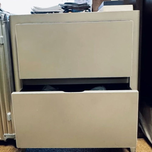Mavrici & Co nightstand used, minimal design beige color