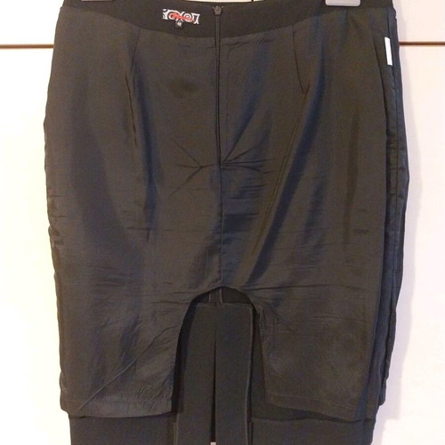 Mia pencil skirt black like new, size L