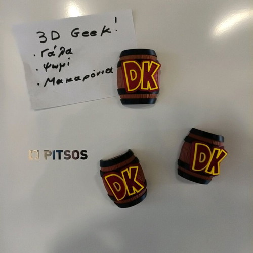 Donkey Kong fridge magnet like new, retro gaming fan art