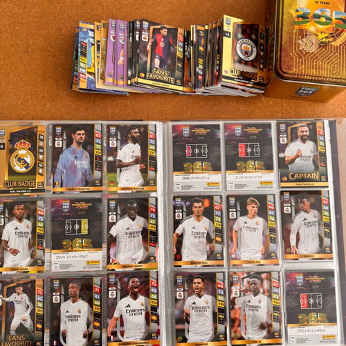 Panini Adrenalyn XL 365 2025 collector's album like new, 220 cards approx