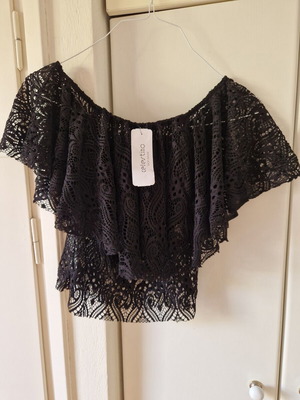 Celestino black lace crop top M/L
