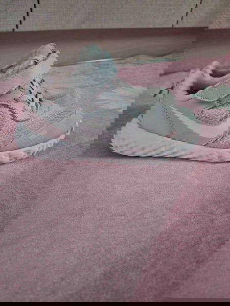 Nike 27