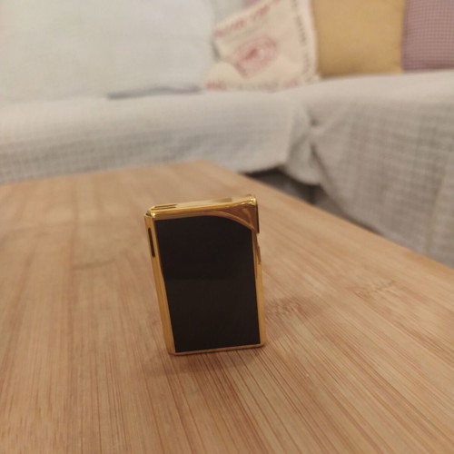 Win Alfie P-800 vintage lighter like new, black and gold