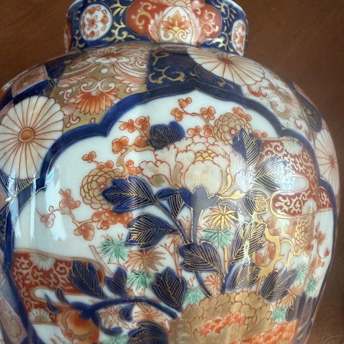 Imari jar 33cm used, Meiji period 1868-1912