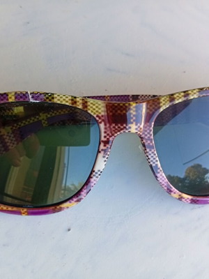 Ray-Ban Wayfarer γυαλιά ηλίου με πολύχρωμο καρό σκελετό, залепване на рамката