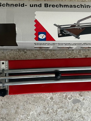 Haromac Tile Cutter unused