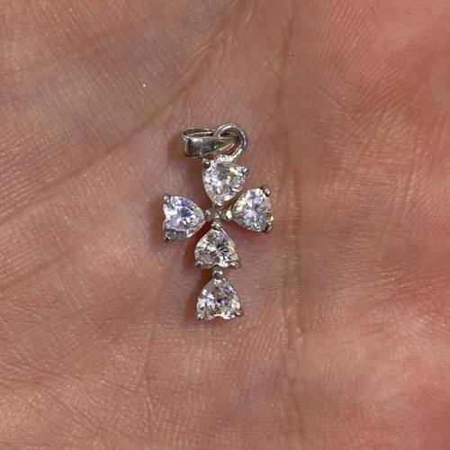 Silver (925) cross with heart-shaped stones new, silver color