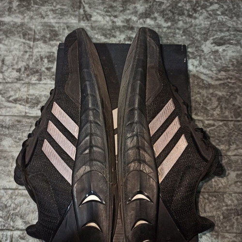 Adidas Kaptir Super αθλητικά σαν καινούργιο, νούμερο 43, μαύρα με reflective λεπτομέρειες