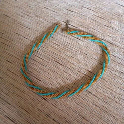 Necklace like new in excellent condition