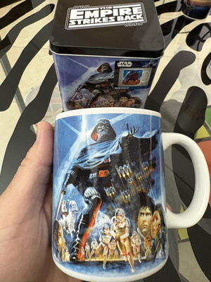 Star Wars Η Αυτοκρατορία Αντεπιτίθεται συλλεκτική κούπα με μεταλλικό κουτί