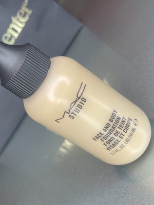M·A·C Studio Face and Body Foundation C3 μεταχειρισμένο