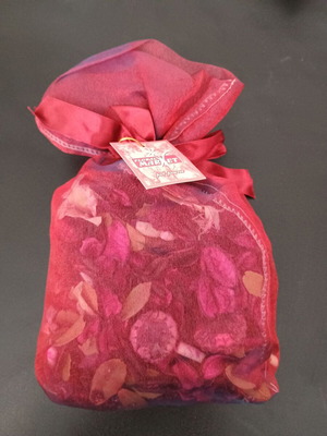 Potpourri in pouch packaging like new