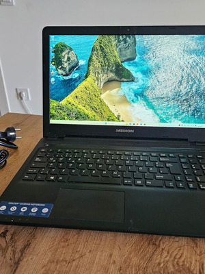 Medion Erazer P6661 laptop 15.6" Intel i5 16GB RAM GTX 950M SSD + 1TB HDD