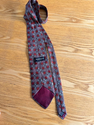 Verugia vintage silk tie with geometric patterns